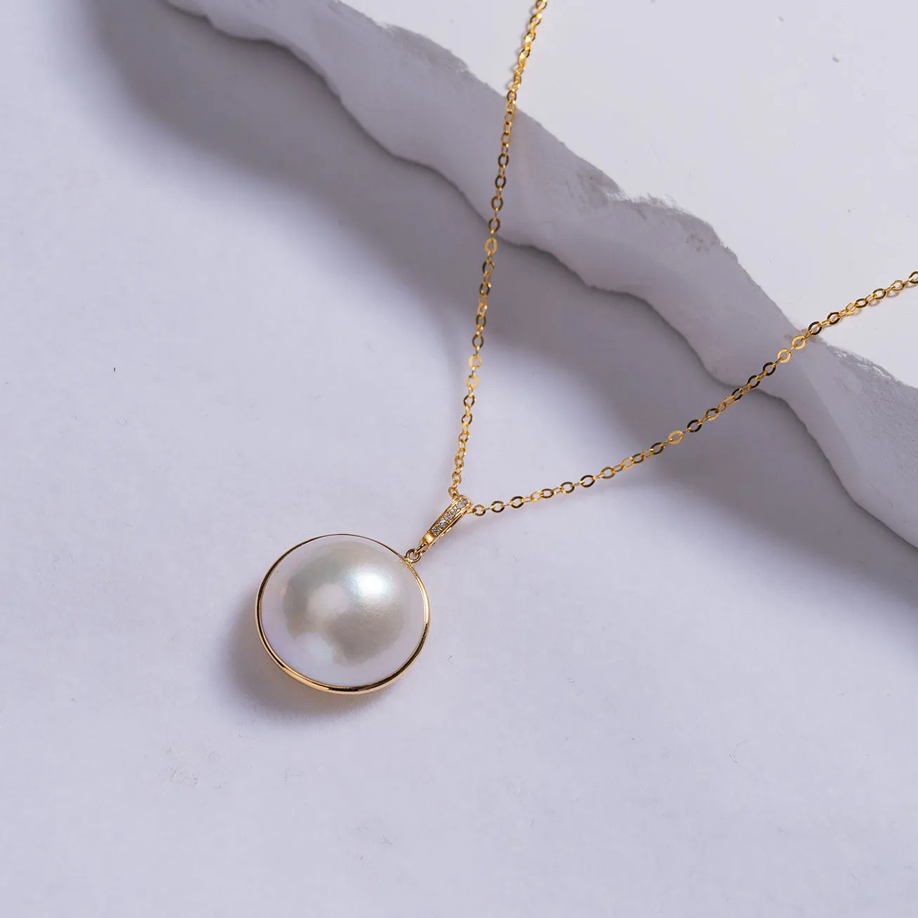 18k Solid Gold Diamond Mabe Pearl Necklace KN00120