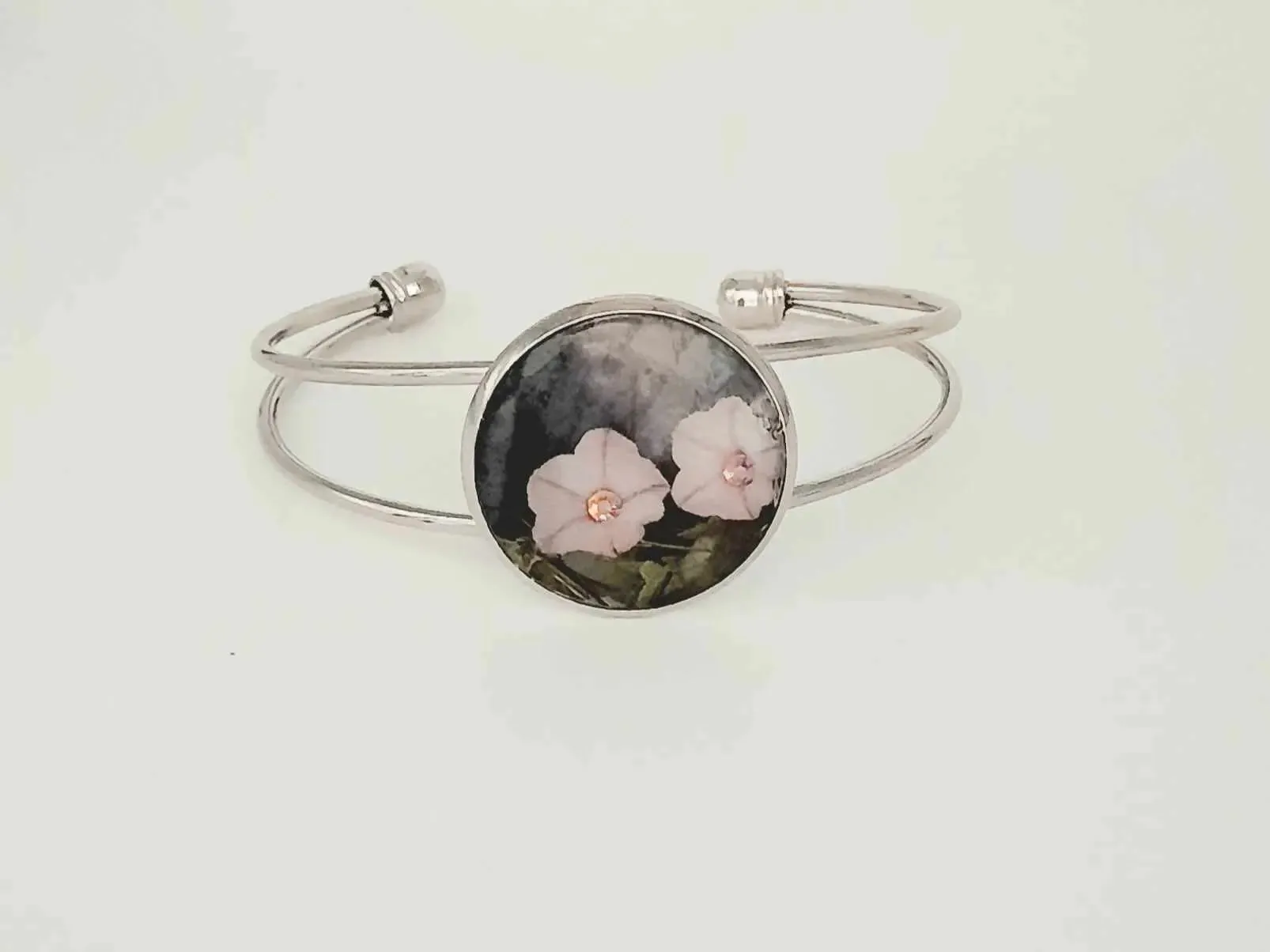 Adjustable shabby chic style silver bracelet