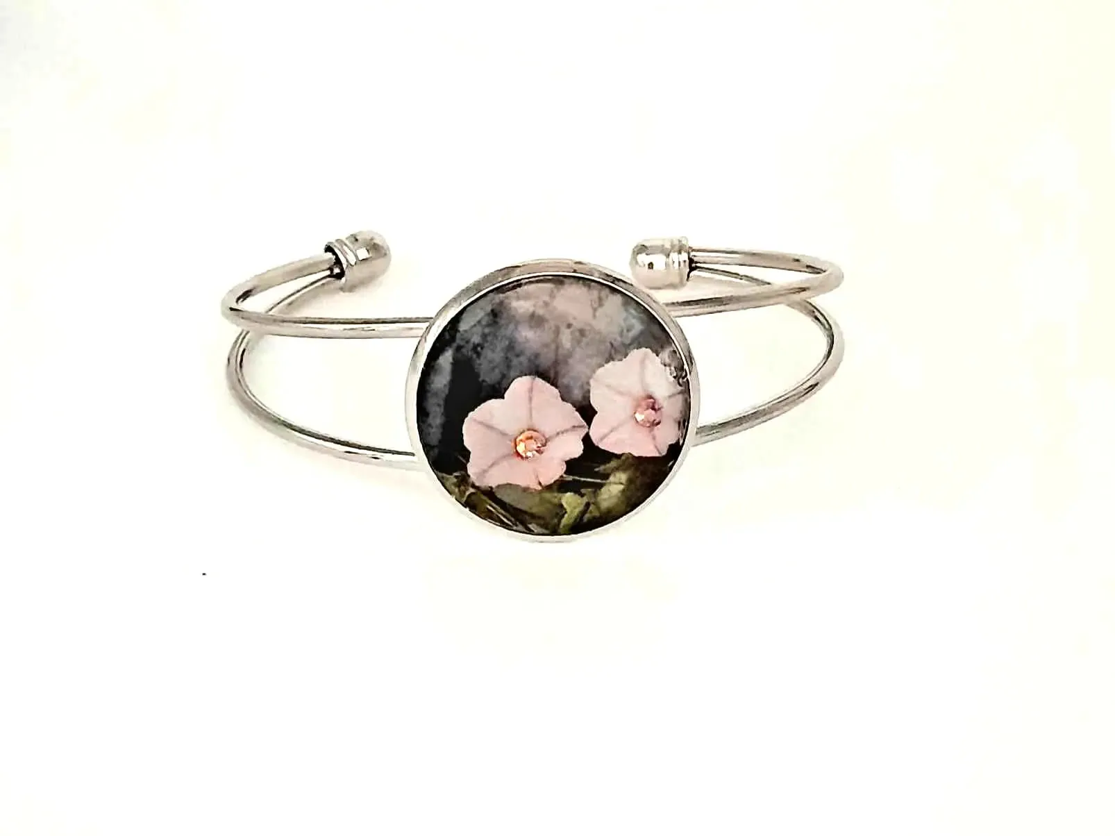 Adjustable shabby chic style silver bracelet