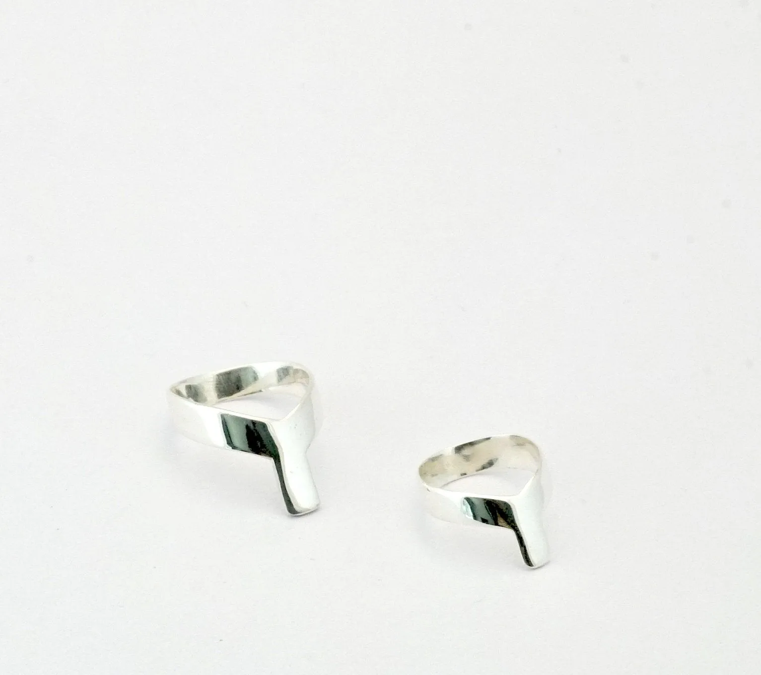 Big Modern Y Ring