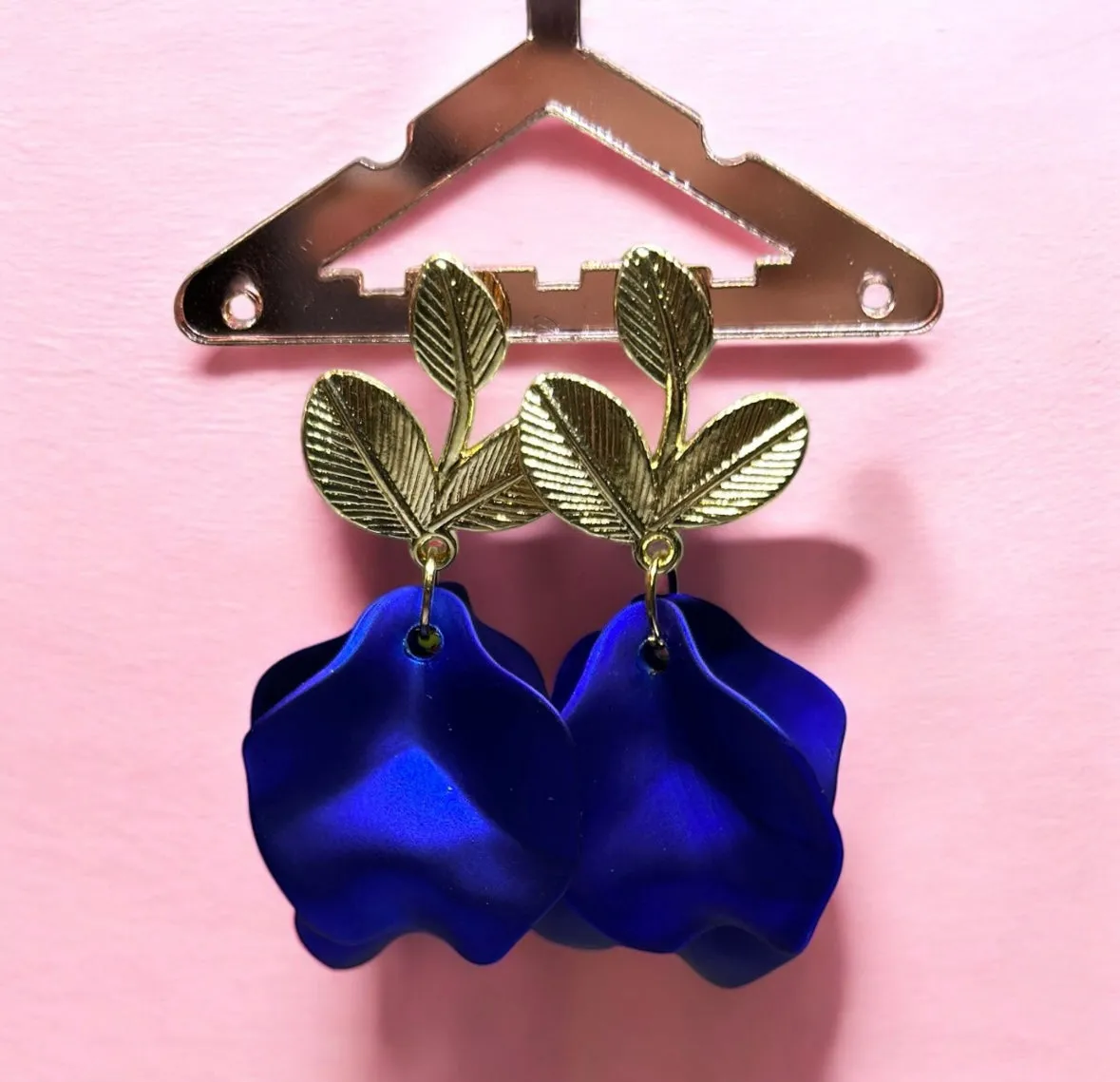 Blue - Royal blue iridescent flower earrings | golden leaf style