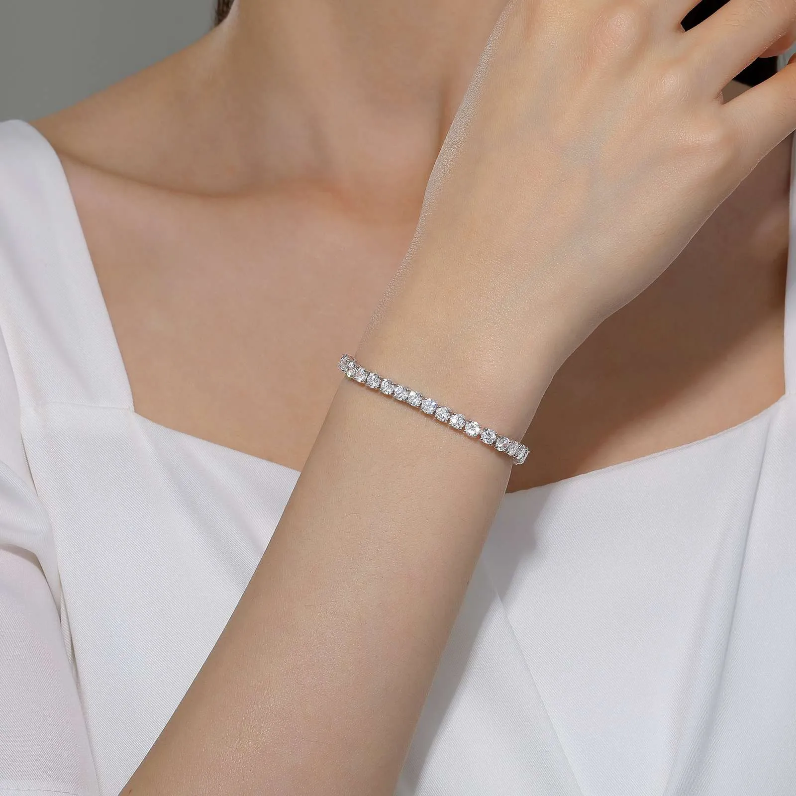 Classic Tennis Bracelet B0176CLP65
