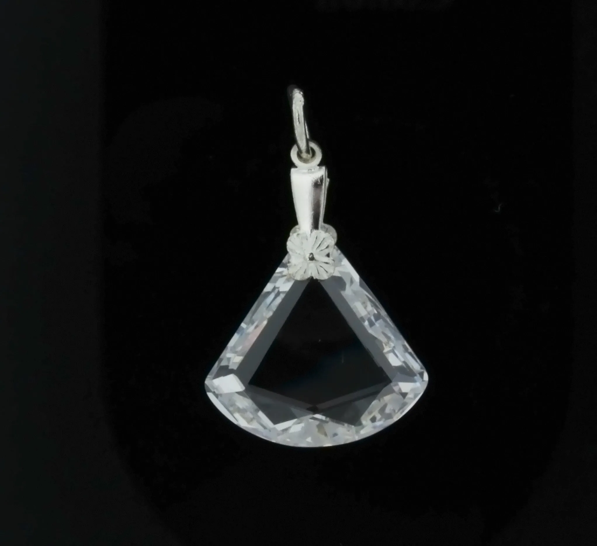 CZ Fan Clear 18 mm Pendant