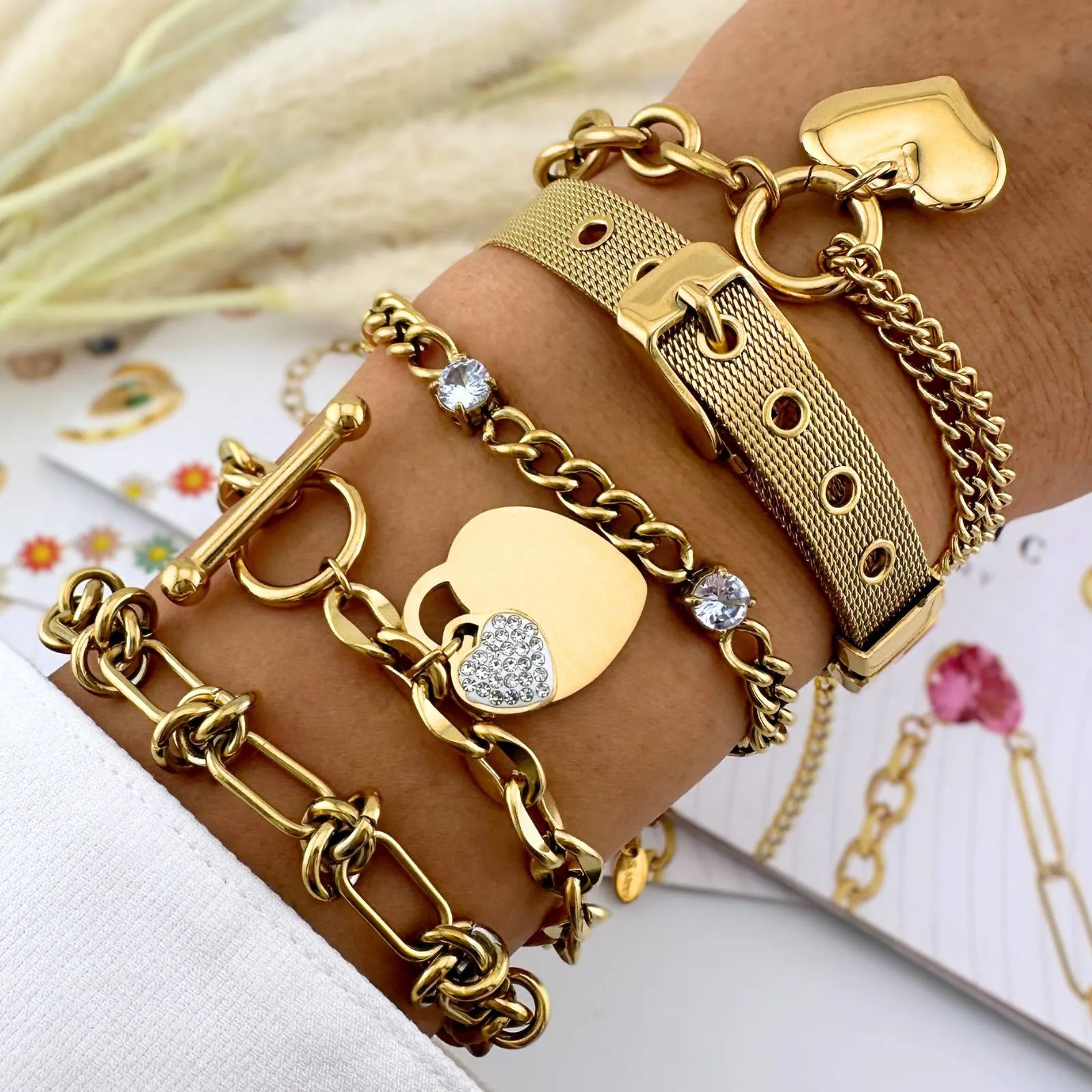Delicate Heart Charm Bracelet in 18K Gold Plated Steel