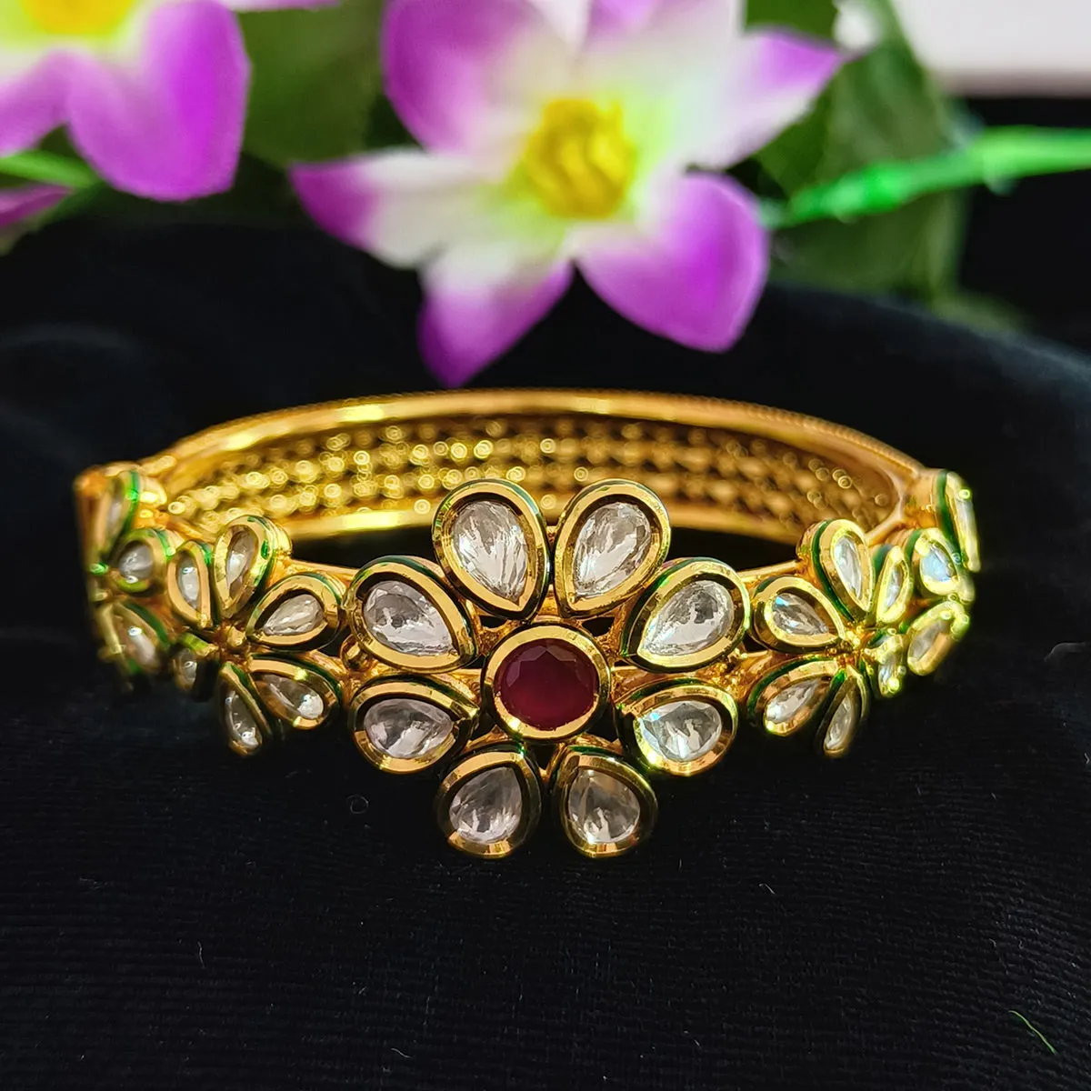 Designer Gold Plated Royal Kundan Openable Bracelet (Design 109)