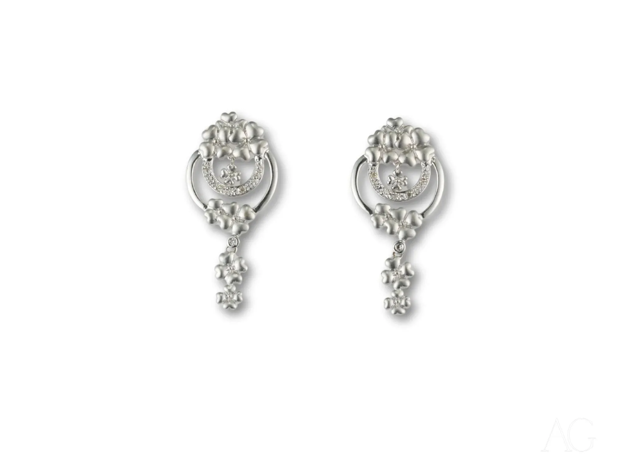 Elegant 18K Diamond Earrings – Floral Design