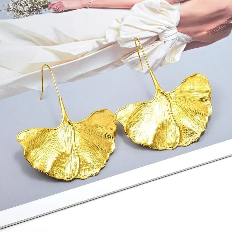 ELEGANT LEAF-SHAPED DANGLE DROP EARRINGS
