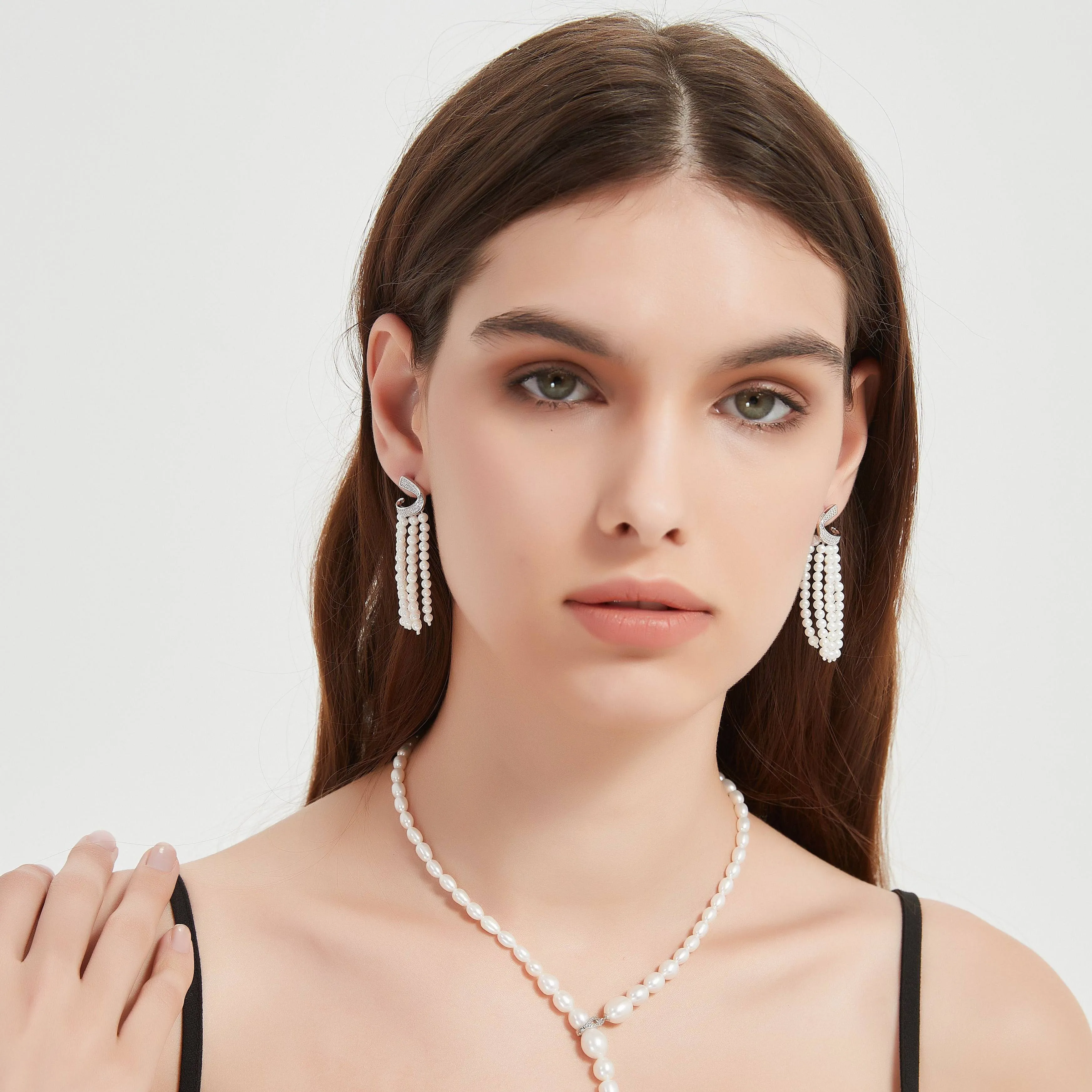 Elegant Pearl Cascade Earrings