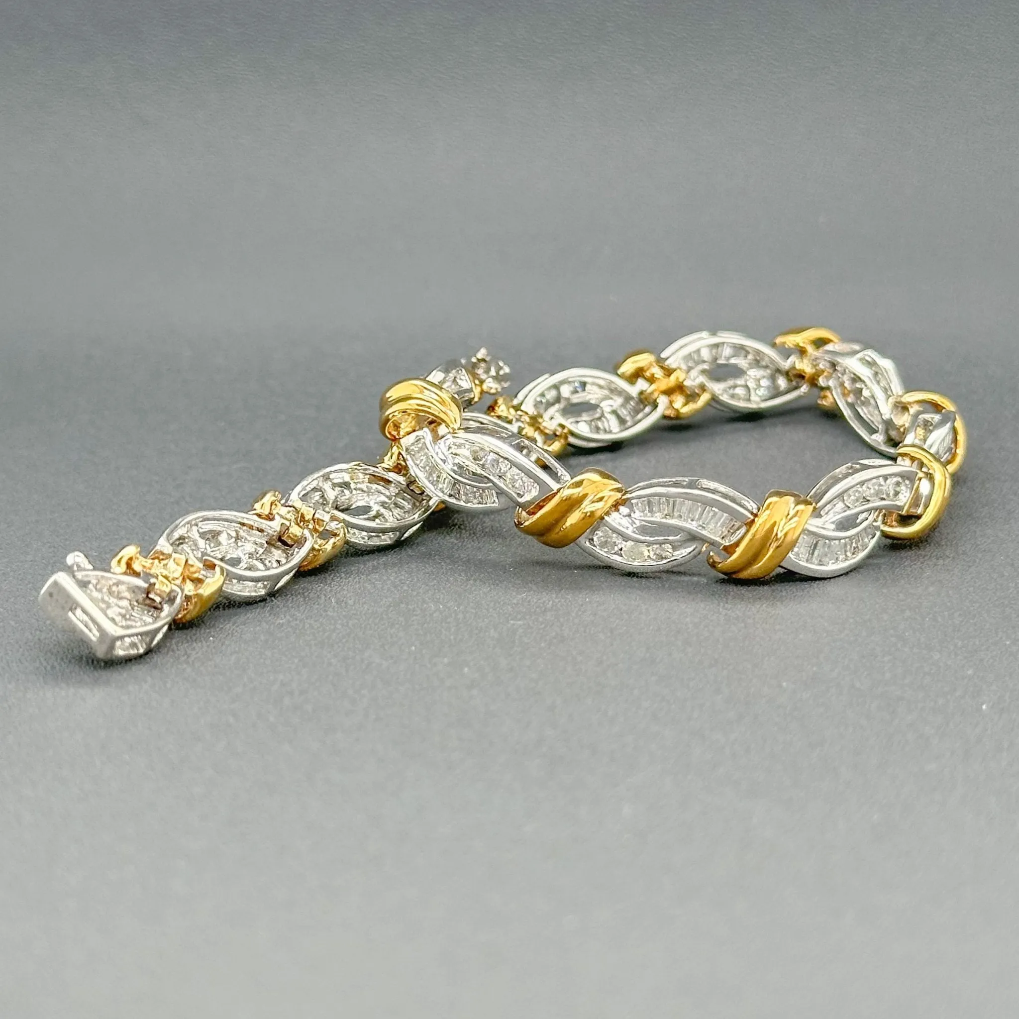 Estate 10K TT Gold 2.76ctw I-J/SI1-I1 Diamond Bracelet