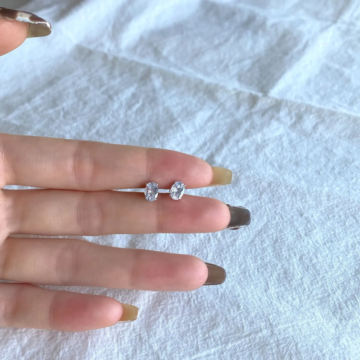 [Goodv]Oval Classic Dignified Elegant Earrings