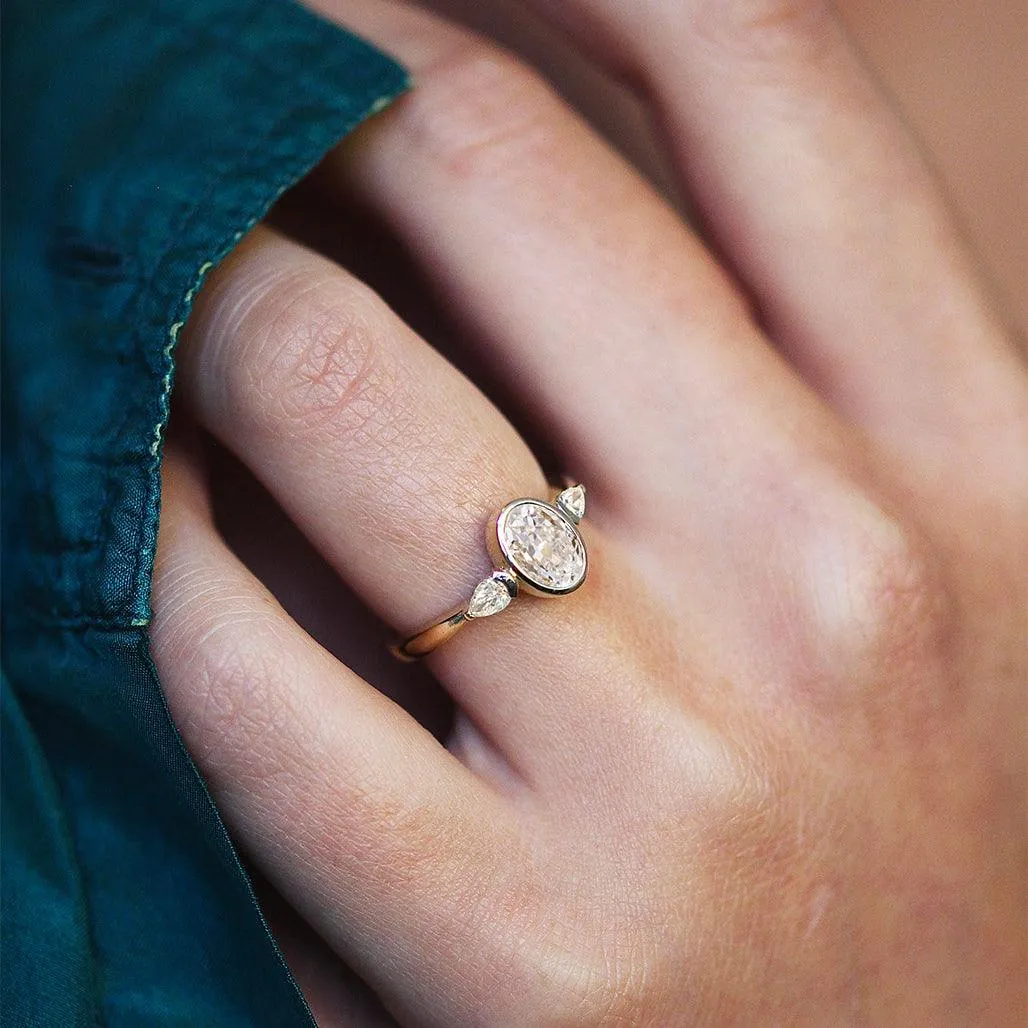 Khadra Oval Diamond Ring