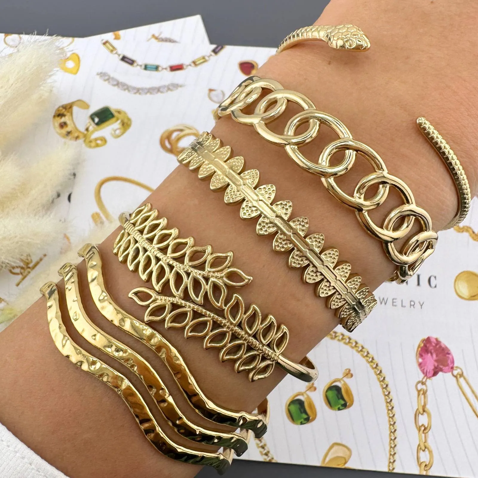 Nature Leaf Pattern Bracelet in 18K Gold Plated Steel