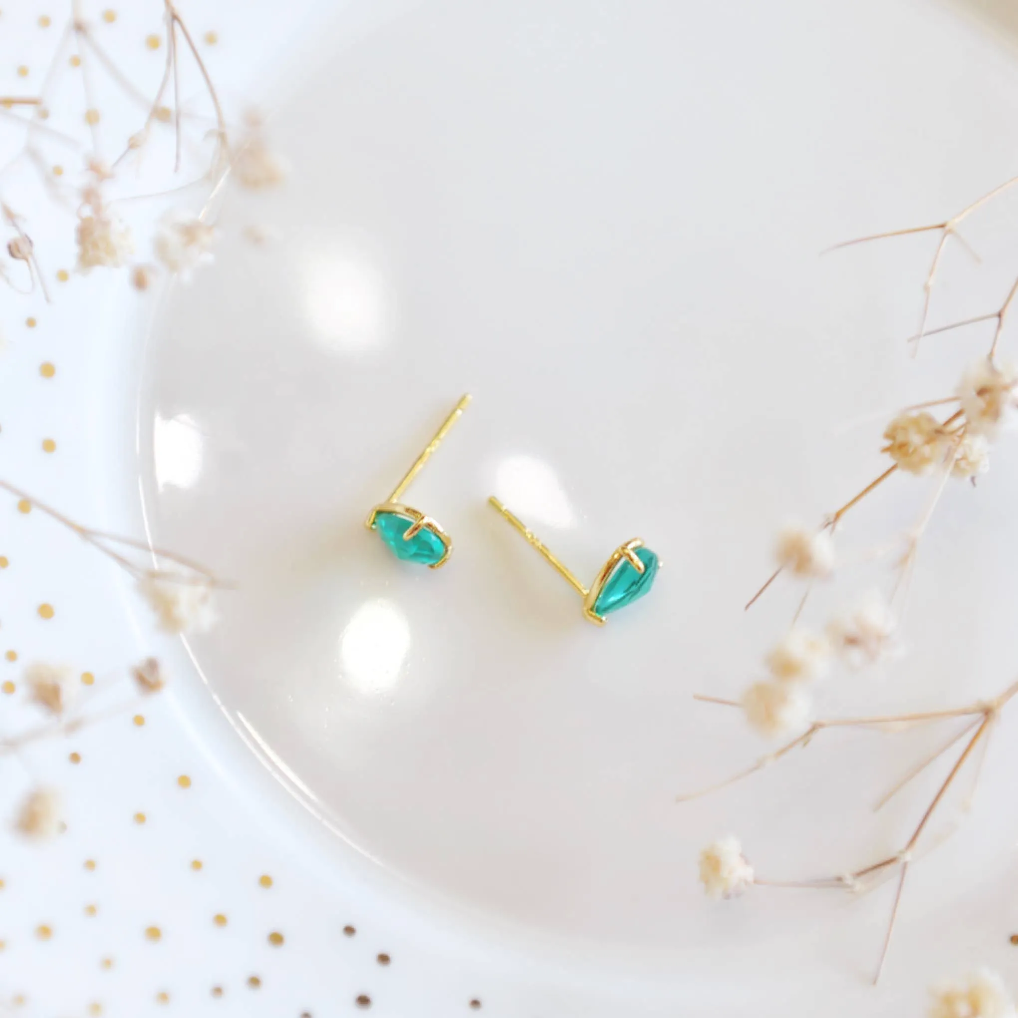 Oh So Lovely Emerald Tear Drop Stud Earrings