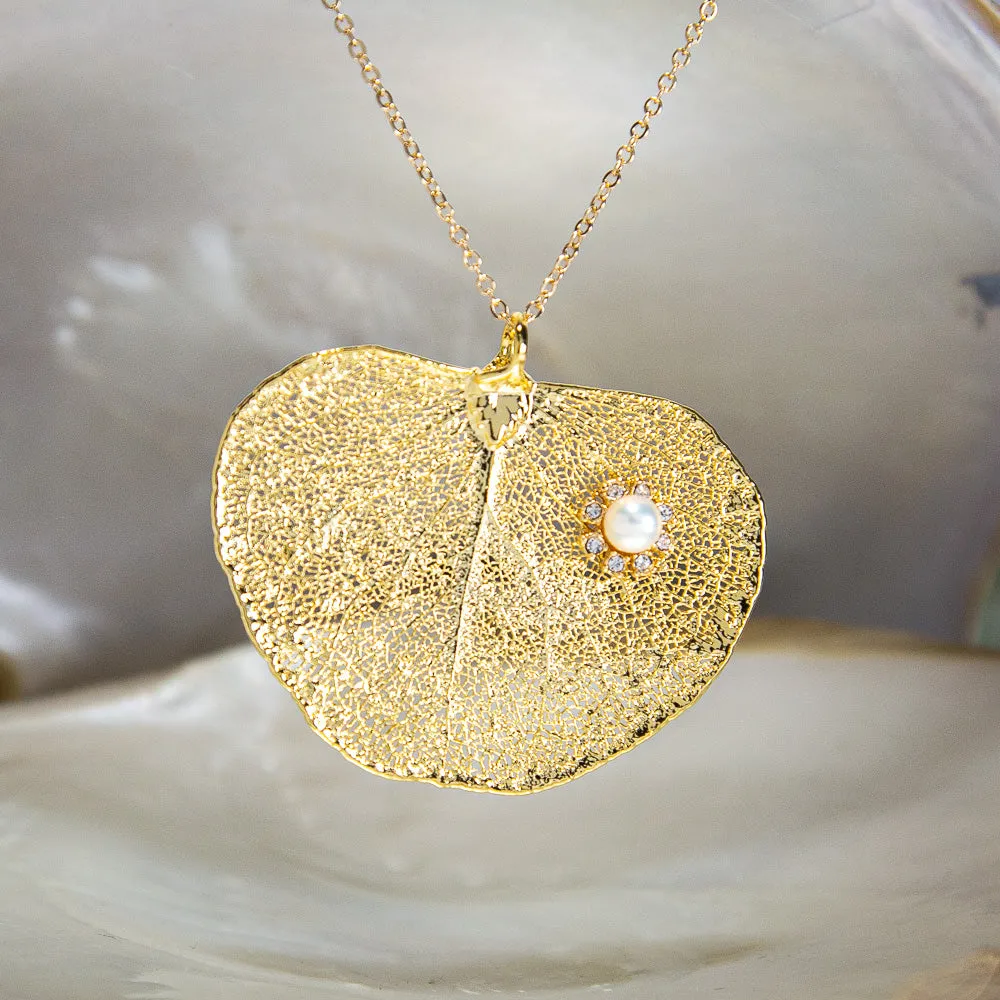 Pearl & Sparkling Zirconia on Apple Gum Eucalyptus Leaf Gold Pendant