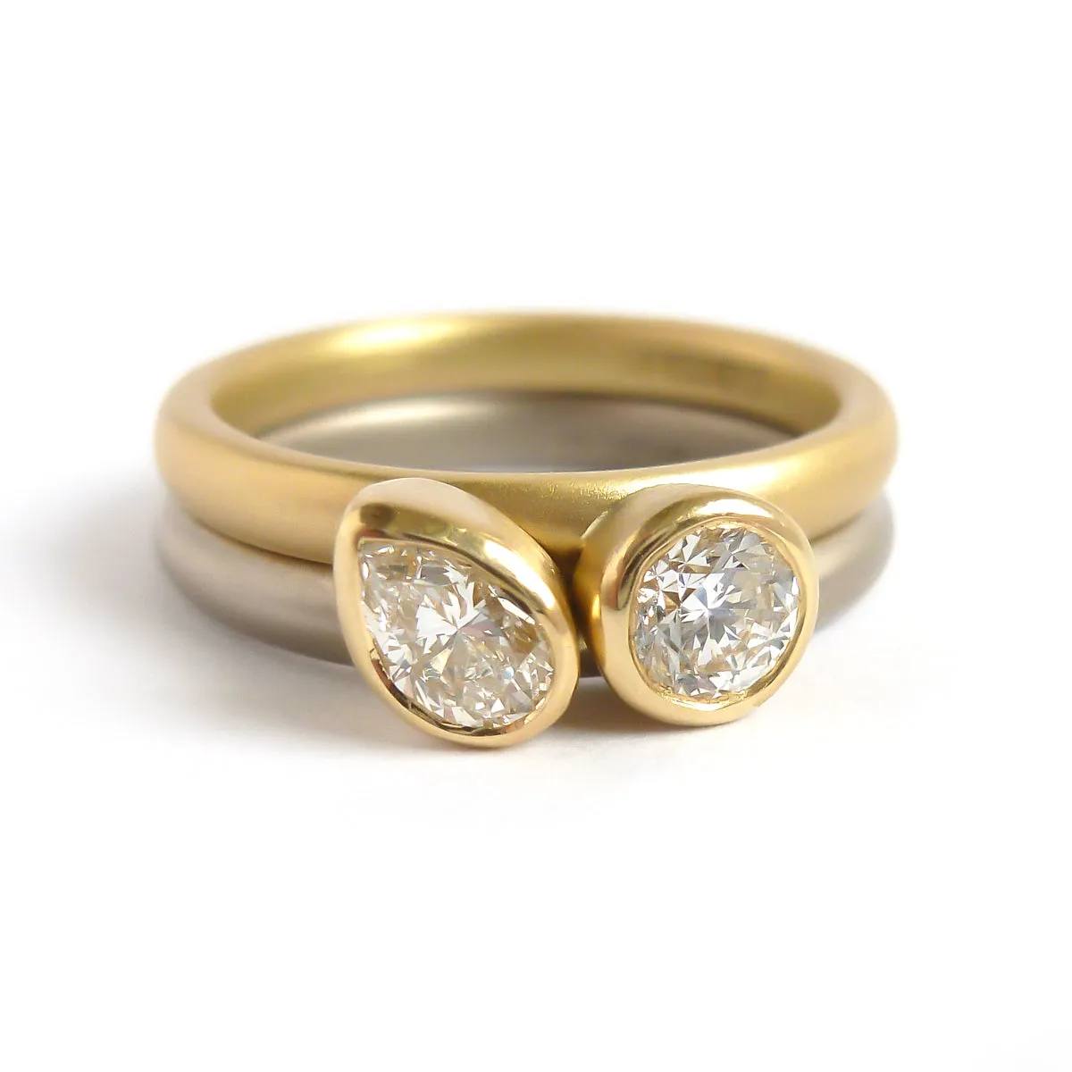 Platinum and 18ct yellow gold and diamond ringset