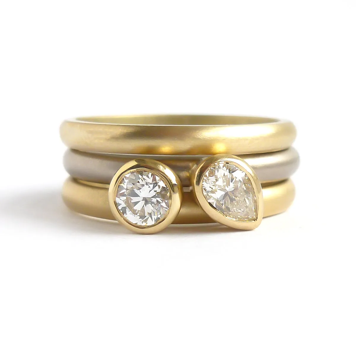 Platinum and 18ct yellow gold and diamond ringset