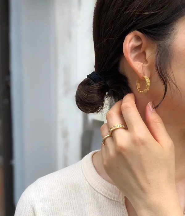 R.ALAGAN/SMALL TILE EARRINGS(GOLD)