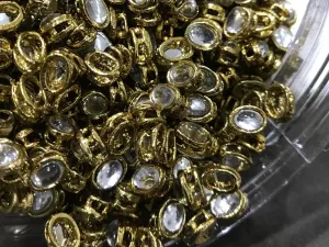 White Transparent Oval Metal Kundan Stone (With Stone- 8x6 mm)